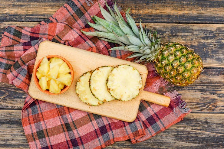 manfaat nanas, nanas untuk kolesterol, buah penurun kolesterol alami, cara menurunkan kolesterol, manfaat bromelain, makanan sehat untuk jantung, vitamin C alami, buah untuk bunda muda.